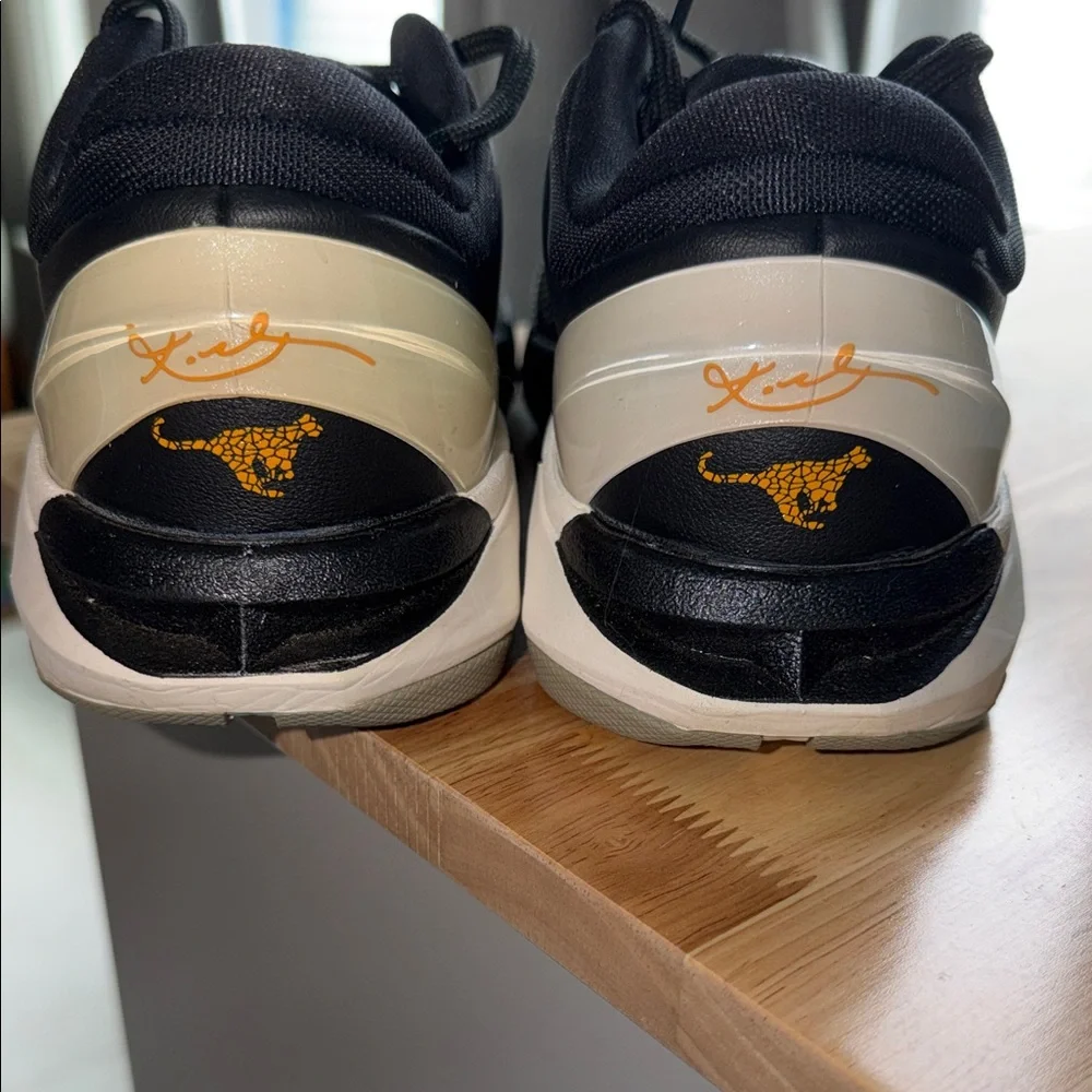 Nike Kobe Vii Black & Orange Leopard-Pattern Low-Top Sneakers - Picture 5 of 6
